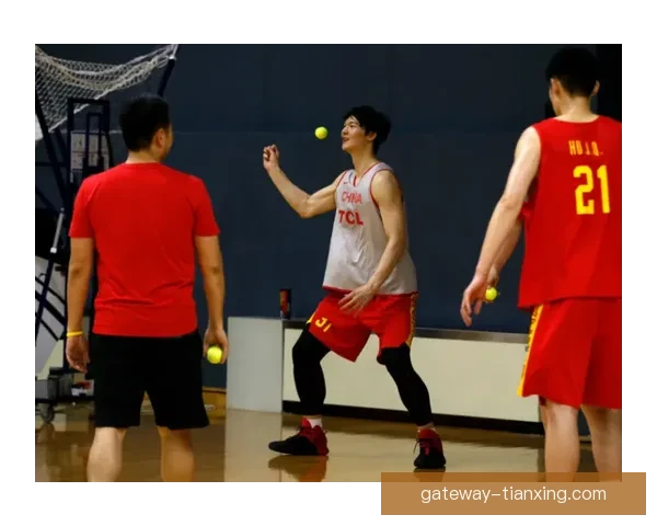 2米26中锋闪耀CBA赛场狂砍24分14篮板球迷热议杜锋如何评价_16cmj9q0